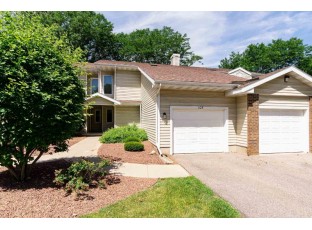 105 Meadow Oak Tr Waunakee, WI 53597