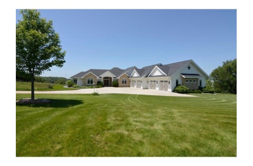 4067 Timber Ln, Cross Plains, WI 53528