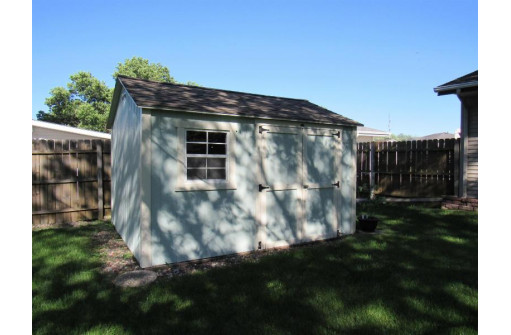 3211 Berkshire Rd, Janesville, WI 53546