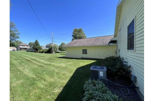 412 N Turner Ave, Viola, WI 54664