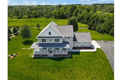 N7837 French Rd, Johnson Creek, WI 53038