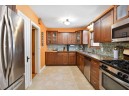 2542 Fairfield Pl, Madison, WI 53704-4823