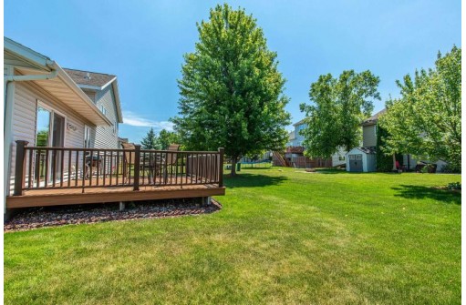 882 Longwood Dr, Oregon, WI 53575