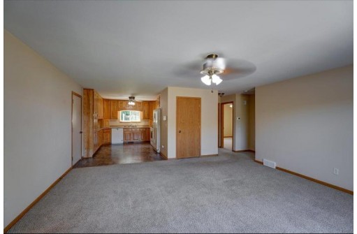 W11408 Red Cedar Dr, Lodi, WI 53555