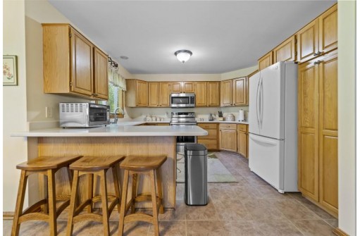 3037 Yarmouth Greenway Dr, Fitchburg, WI 53711