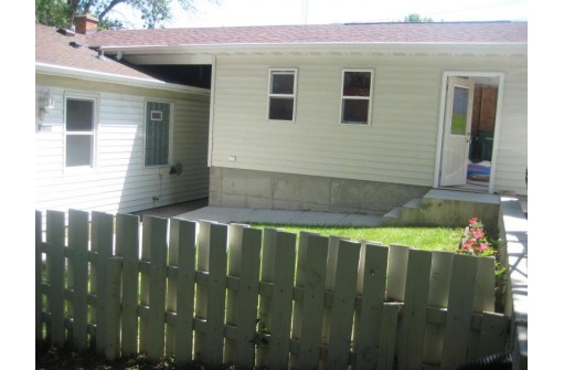 W2072 Melmar Dr, Markesan, WI 53946