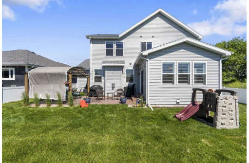 1224 Brunette Downs Dr, Madison, WI 53718