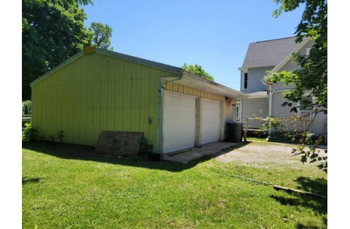 316 Hall St, Ripon, WI 54971