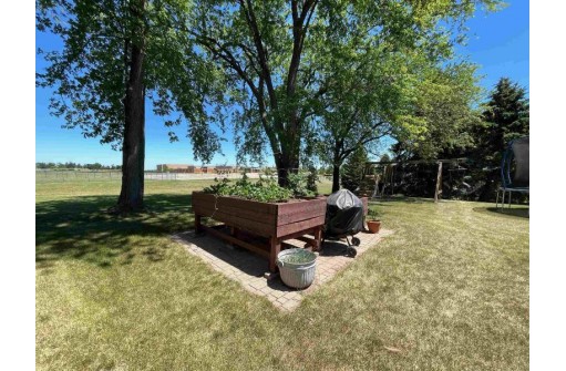 140 Eastland Dr, Clinton, WI 53525