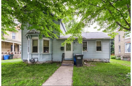 515 W Wisconsin St, Portage, WI 53901