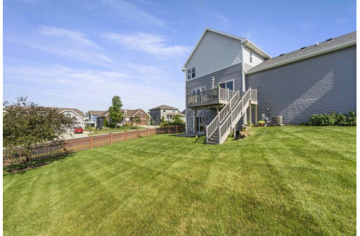 203 Chads Crossing, Verona, WI 53593