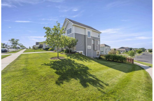 203 Chads Crossing, Verona, WI 53593