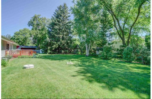 964 Taylor Ln, Stoughton, WI 53589