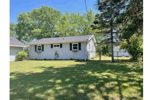 W10979 Big Slough Rd, Portage, WI 53901