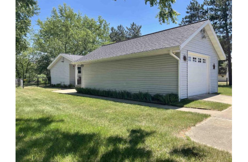 W10979 Big Slough Rd, Portage, WI 53901