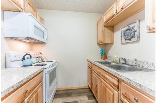 1 Cedar Tr, Wisconsin Dells, WI 53965