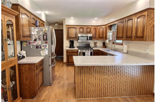 W959 North Dr, Brodhead, WI 53520