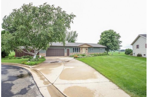 315 Forest St, Fox Lake, WI 53933