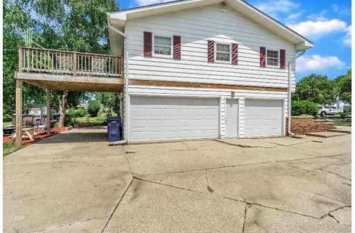 1233 Friendship Dr, Janesville, WI 53546