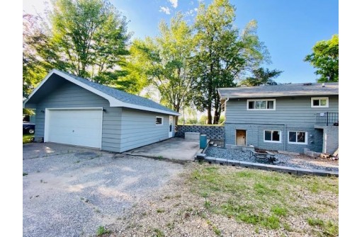 605 Lincoln St, Mauston, WI 53948
