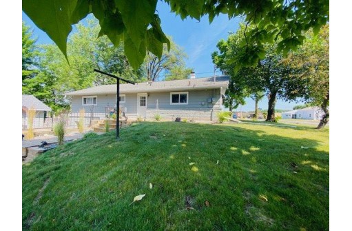 605 Lincoln St, Mauston, WI 53948