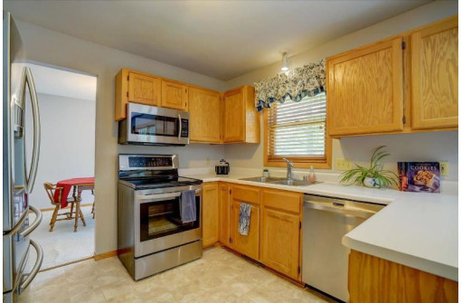 21 Star Fire Ct, Madison, WI 53719