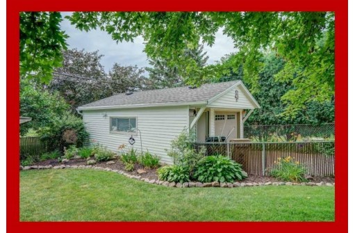 3833 Anchor Dr, Madison, WI 53714