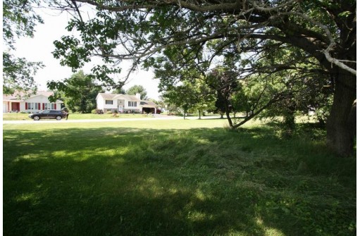 L28 2nd Ave, Lake Geneva, WI 53147