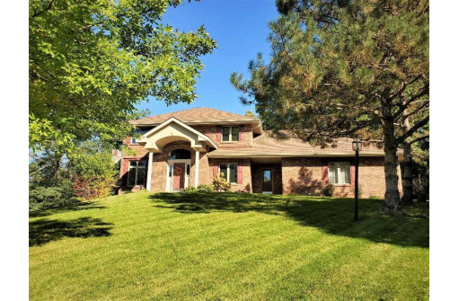 5 Deer Hollow Ct, Madison, WI 53717