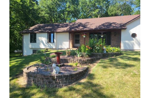 12235 W Skinner Rd, Brodhead, WI 53520