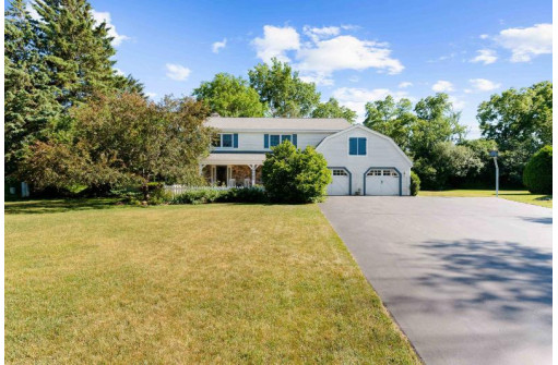 15605 Mark Dr, Brookfield, WI 53005