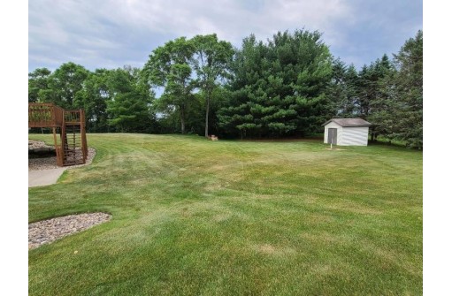 630 Oak Hill Dr, Pardeeville, WI 53954