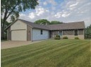 630 Oak Hill Dr, Pardeeville, WI 53954