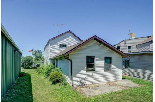 223 Exchange St, Cambridge, WI 53523