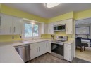 7606 Kenyon Dr, Middleton, WI 53562