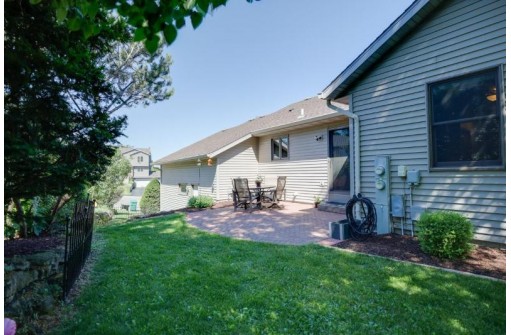 601 Prairie Ct, Mount Horeb, WI 53572