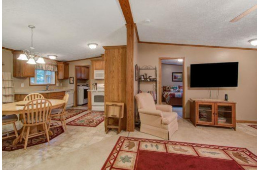 995 W Trout Valley Rd, Hancock, WI 54943