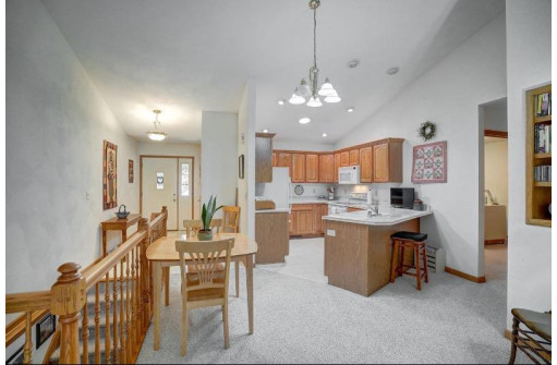 635 Cardinal Way, Sun Prairie, WI 53590