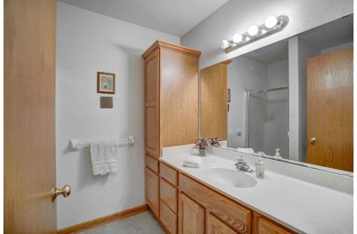 635 Cardinal Way, Sun Prairie, WI 53590