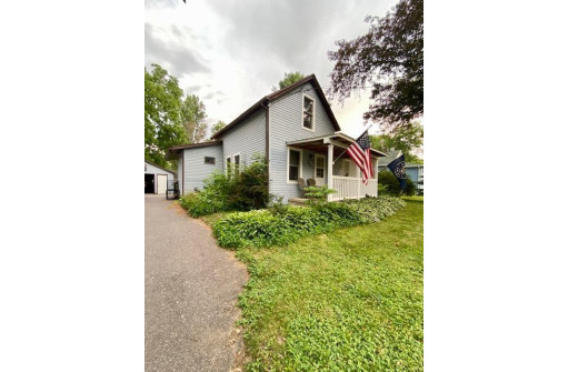 327 Locust St, Baraboo, WI 53913