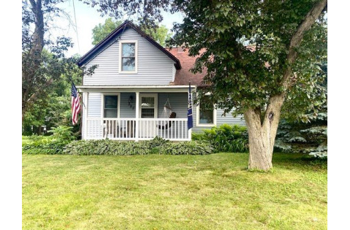 327 Locust St, Baraboo, WI 53913