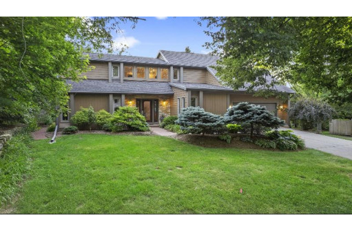 25 Pebble Beach Cir, Madison, WI 53717