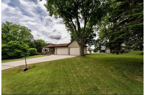 3317 Brugger Pl, McFarland, WI 53558