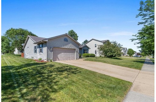 1344 Swordleaf Ln, Sun Prairie, WI 53590