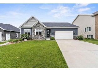 523 Big Stone Tr Middleton, WI 53562