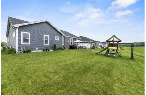 523 Big Stone Tr, Middleton, WI 53562