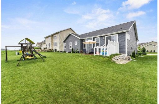 523 Big Stone Tr, Middleton, WI 53562