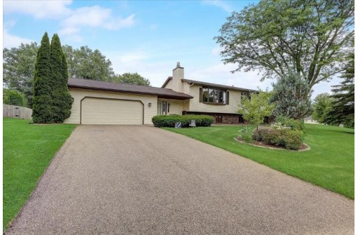 2781 Osmundsen Rd, Fitchburg, WI 53711