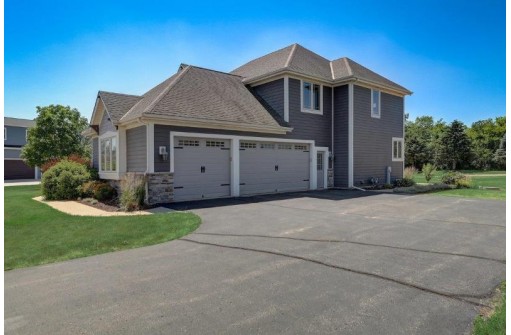 W4632 Pebble Dr, Elkhorn, WI 53121