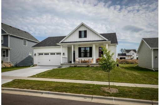 859 Tamarack Ln, Sun Prairie, WI 53590